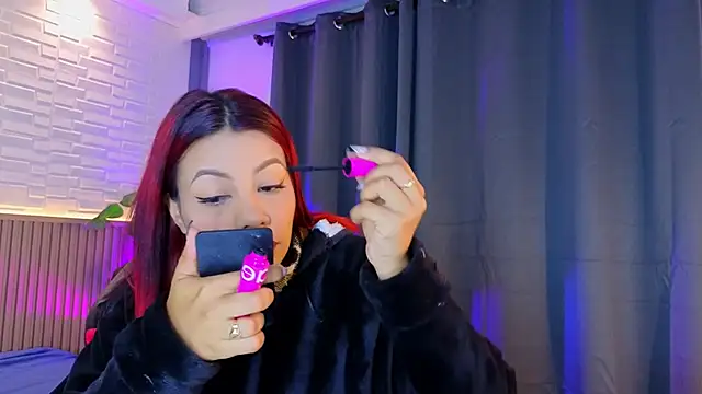 TiffanyWalk online show from 10, 9, 2025