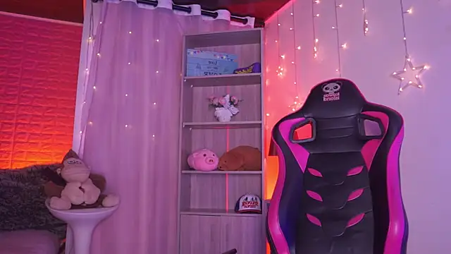 Madison Mayer online show from 11, 11, 2025