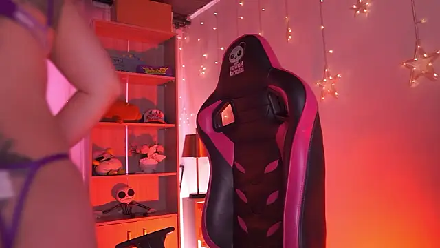 Madison Mayer online show from 18, 2, 2026