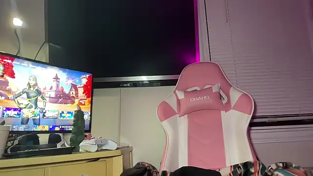 Snapshot of SpaceCowWhore chatting on 29, 9, 2025 SpaceCowWhore online show from 29, 9, 2025