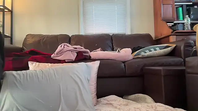 Snapshot of SpaceCowWhore chatting on 1, 10, 2025 SpaceCowWhore online show from 1, 10, 2025