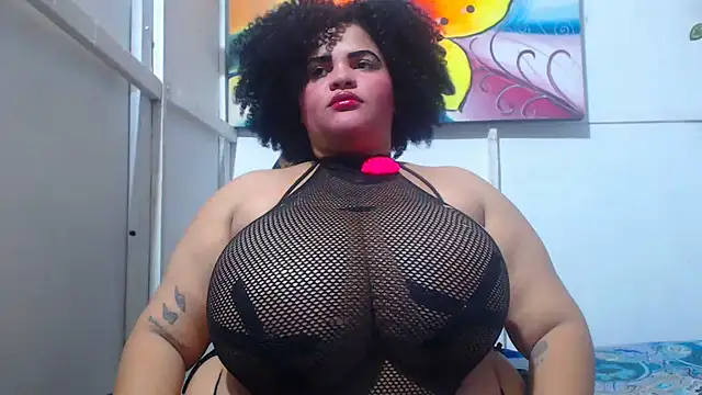 Snapshot of latina_bigboos25 chatting on 12, 5, 2026 latina bigboos25 online show from 12, 5, 2026