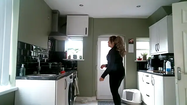 MissHoneyPenny online show from 16, 6, 2026