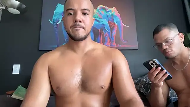 Snapshot of highlatin_guysoficial chatting on 28, 7, 2026 highlatin guysoficial online show from 28, 7, 2026