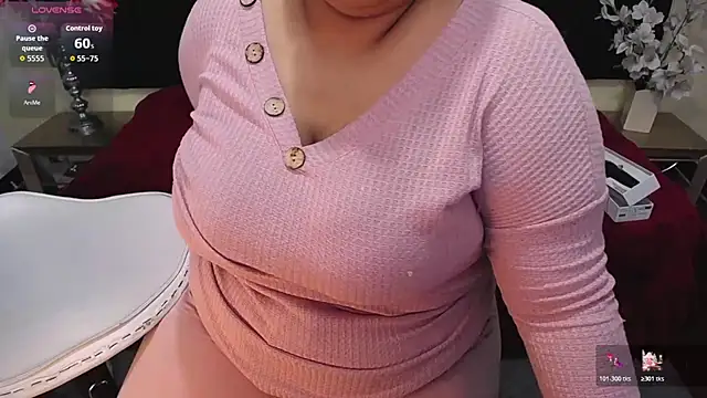 Snapshot of ailyn_maury chatting on 9, 1, 2026 ailyn maury online show from 9, 1, 2026