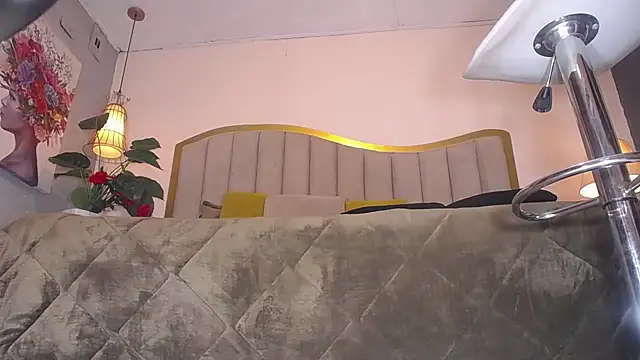 Snapshot of ailyn_maury chatting on 10, 2, 2026 ailyn maury online show from 10, 2, 2026