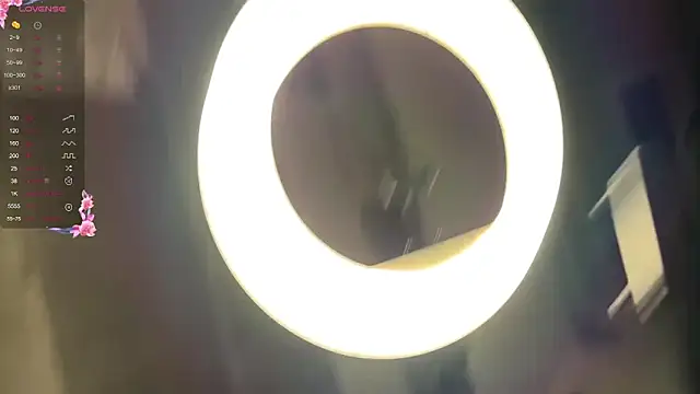 TwinTemptations online show from 17, 9, 2025