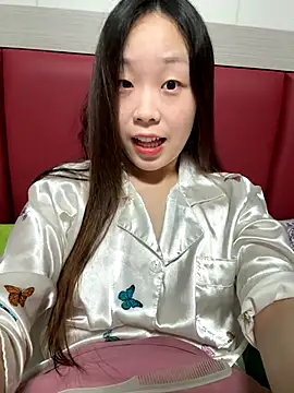 Snapshot of Minnie-66 chatting on 13, 10, 2025 Minnie-66 online show from 13, 10, 2025