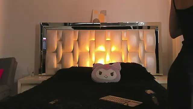 pauline rouge online show from 8, 11, 2025