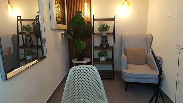 Coral Lise online show from 3, 10, 2025