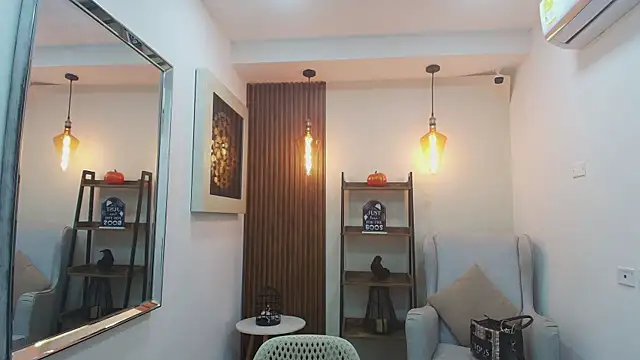 Coral Lise online show from 23, 10, 2025