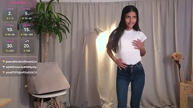 YuliethPetite online show from 25, 2, 2026