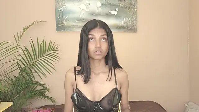 Snapshot of YuliethPetite chatting on 9, 6, 2026 YuliethPetite online show from 9, 6, 2026