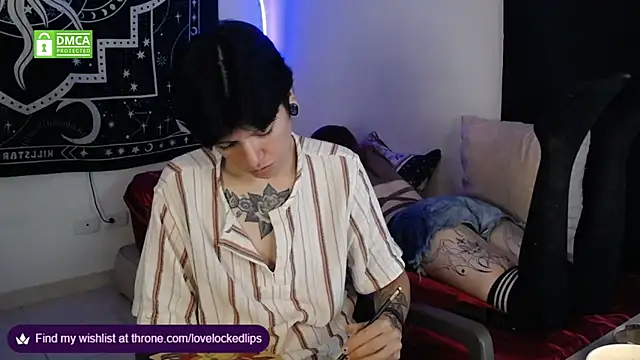Snapshot of lovelockedlips chatting on 29, 9, 2025 lovelockedlips online show from 29, 9, 2025