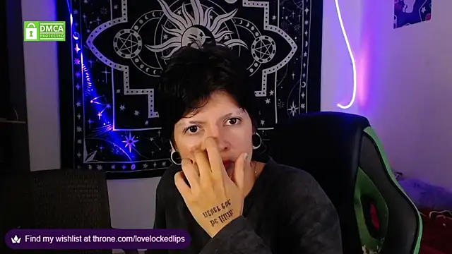 Snapshot of lovelockedlips chatting on 5, 10, 2025 lovelockedlips online show from 5, 10, 2025