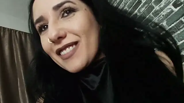 missdyaa online show from 8, 10, 2025