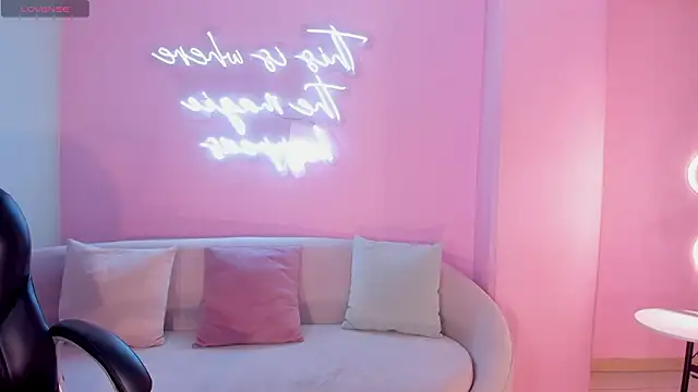 CandaseRussell online show from 28, 2, 2026