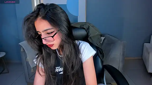 Snapshot of LarisaSmirnov chatting on 1, 10, 2025 LarisaSmirnov online show from 1, 10, 2025