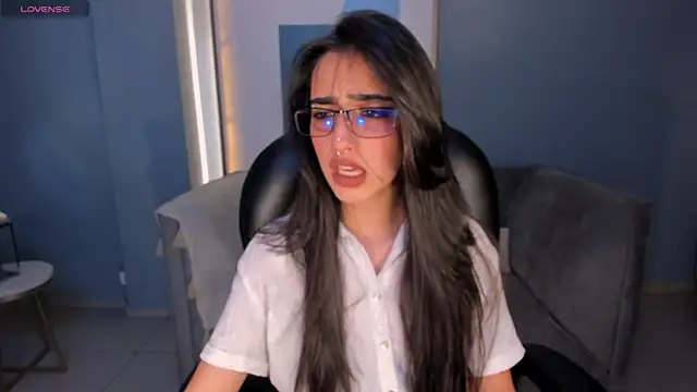 Snapshot of LarisaSmirnov chatting on 3, 10, 2025 LarisaSmirnov online show from 3, 10, 2025