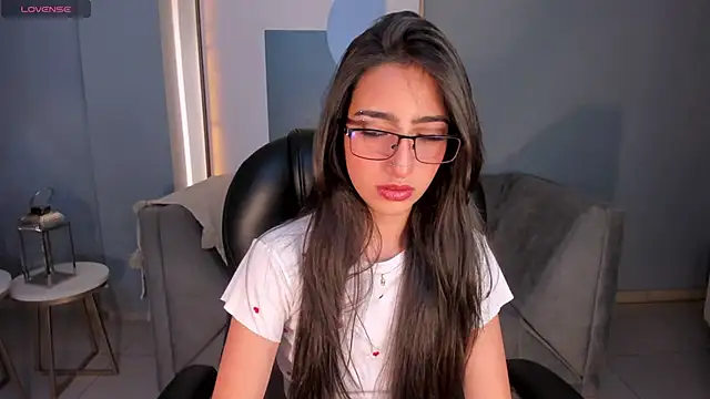 Snapshot of LarisaSmirnov chatting on 6, 10, 2025 LarisaSmirnov online show from 6, 10, 2025