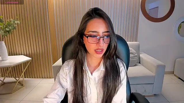 Snapshot of LarisaSmirnov chatting on 21, 10, 2025 LarisaSmirnov online show from 21, 10, 2025