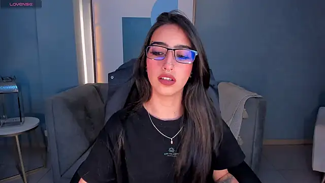 Snapshot of LarisaSmirnov chatting on 28, 10, 2025 LarisaSmirnov online show from 28, 10, 2025