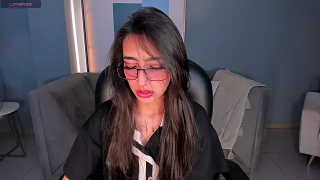 Snapshot of LarisaSmirnov chatting on 29, 10, 2025 LarisaSmirnov online show from 29, 10, 2025