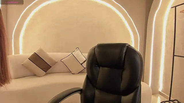 MaiaCollins online show from 17, 11, 2025