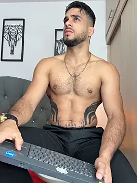 Snapshot of Maximiliano_ford chatting on 5, 10, 2025 Maximiliano ford online show from 5, 10, 2025