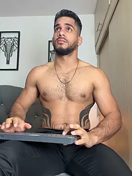 Snapshot of Maximiliano_ford chatting on 14, 10, 2025 Maximiliano ford online show from 14, 10, 2025