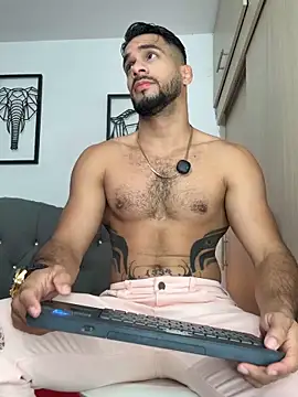 Snapshot of Maximiliano_ford chatting on 11, 11, 2025 Maximiliano ford online show from 11, 11, 2025