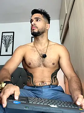 Snapshot of Maximiliano_ford chatting on 21, 11, 2025 Maximiliano ford online show from 21, 11, 2025