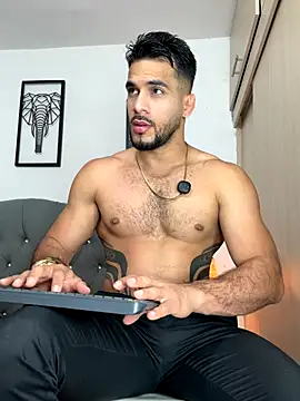 Snapshot of Maximiliano_ford chatting on 22, 11, 2025 Maximiliano ford online show from 22, 11, 2025