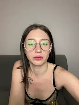 Snapshot of MiaaLoveeee chatting on 21, 3, 2025 MiaaLoveeee online show from 21, 3, 2025