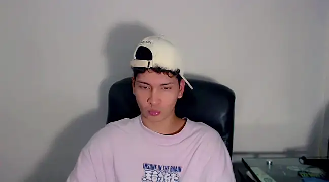 Jhojan twink online show from 22, 3, 2025