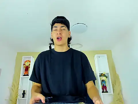 Jhojan twink online show from 22, 9, 2025