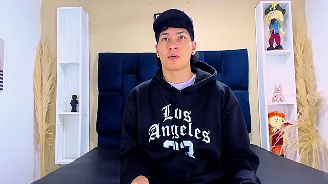 Jhojan twink online show from 2, 10, 2025