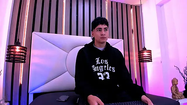 Jhojan twink online show from 22, 10, 2025