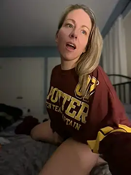 LittleMsMILF online show from 6, 3, 2026