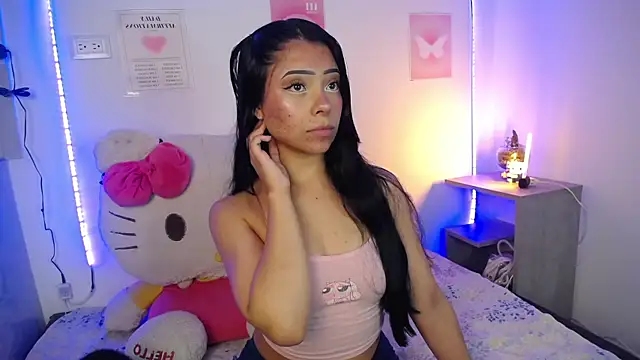 Emilybutterfly1 online show from 20, 11, 2025