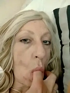 Ninfomom online show from 19, 11, 2025