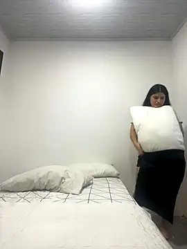 pareja curiosa19 online show from 1, 11, 2025