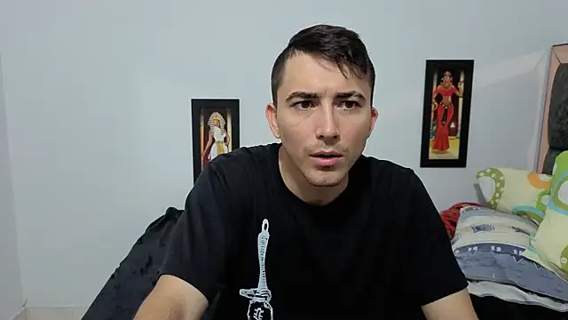 pareja curiosa19 online show from 25, 11, 2025