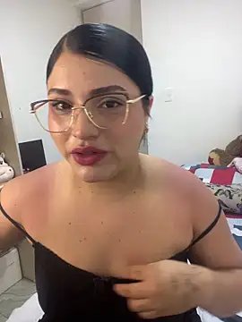 pareja curiosa19 online show from 20, 4, 2026