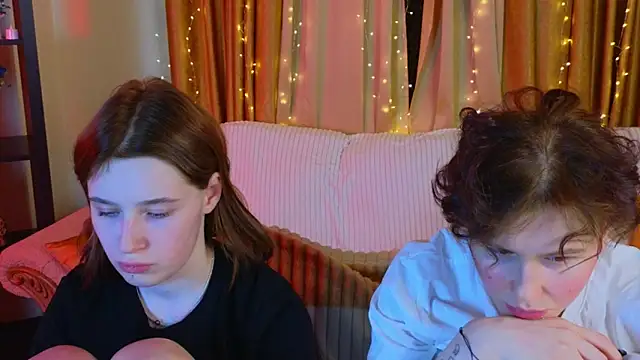 Snapshot of Tara_Lawson chatting on 22, 12, 2025 Tara Lawson online show from 22, 12, 2025