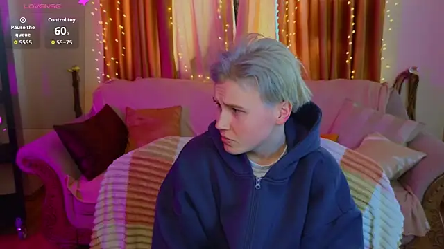 Snapshot of Tara_Lawson chatting on 5, 2, 2026 Tara Lawson online show from 5, 2, 2026