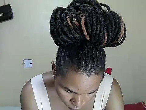 Snapshot of Creamy-Aisha chatting on 14, 11, 2025 Creamy-Aisha online show from 14, 11, 2025