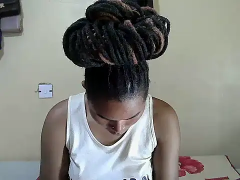 Snapshot of Creamy-Aisha chatting on 23, 11, 2025 Creamy-Aisha online show from 23, 11, 2025