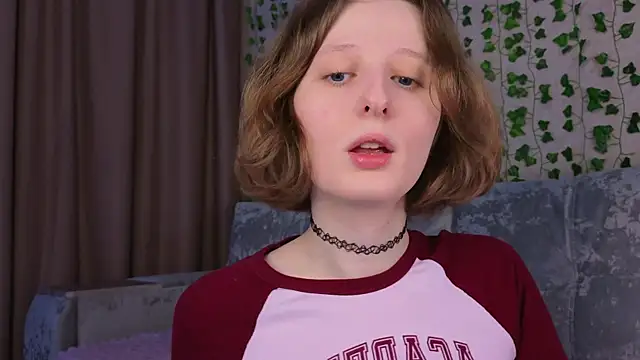 Snapshot of c0ralynx chatting on 15, 12, 2025 c0ralynx online show from 15, 12, 2025