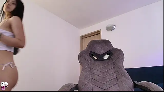 Snapshot of Im-kaia chatting on 10, 11, 2025 Im-kaia online show from 10, 11, 2025